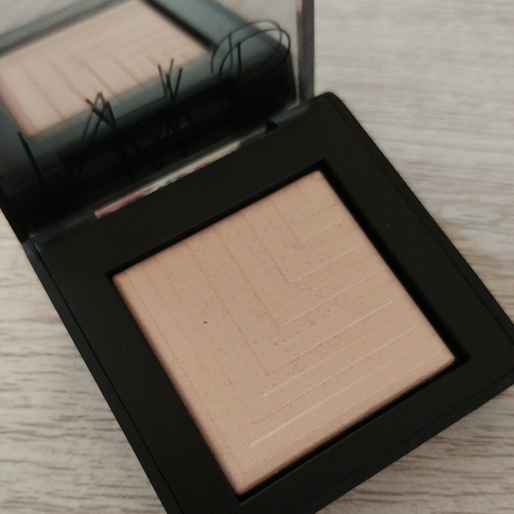 NARS Dual Intensity Eyeshadow in Andromeda NIB